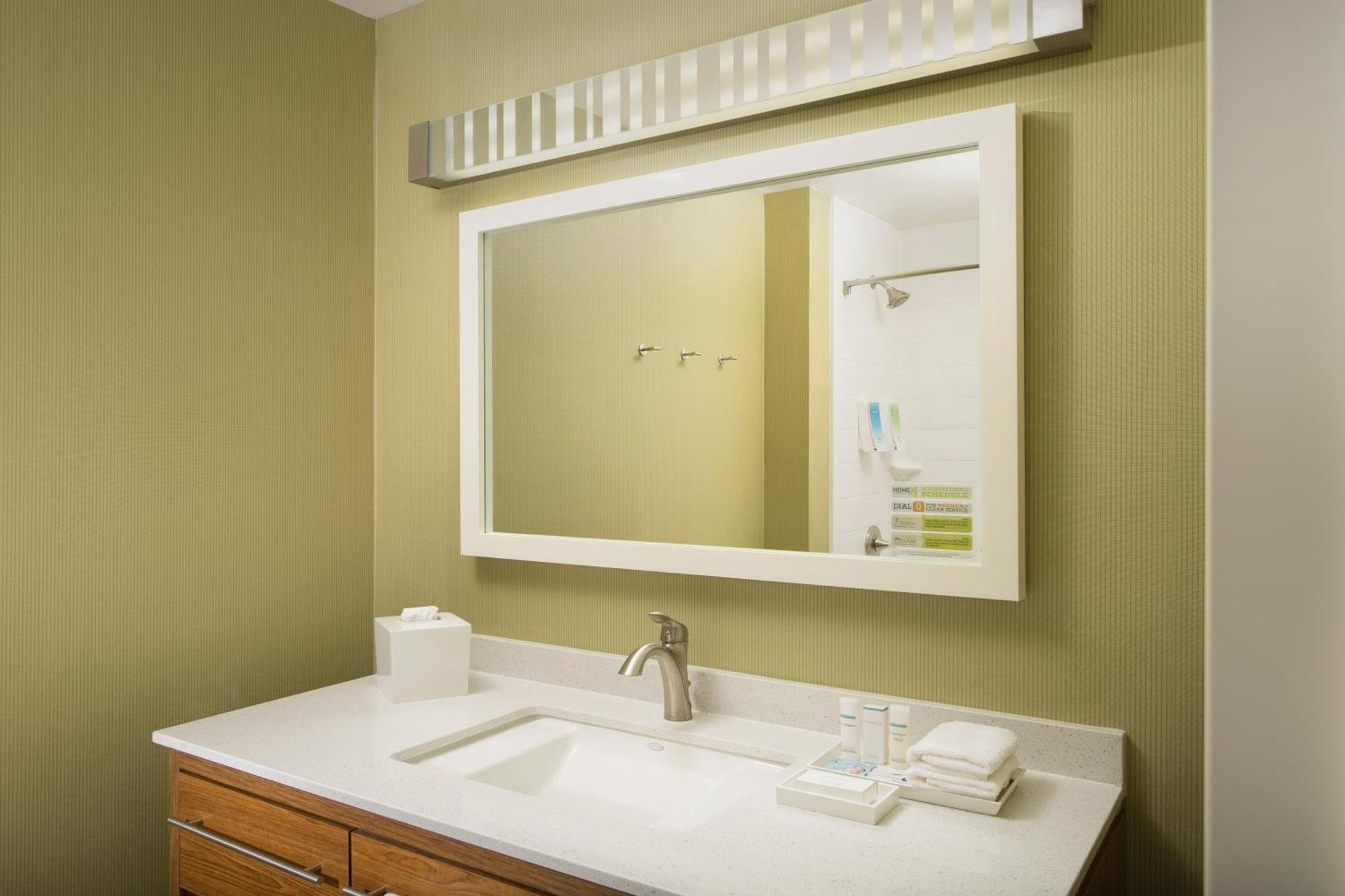 Home2 Suites By Hilton Denver International Airport Экстерьер фото